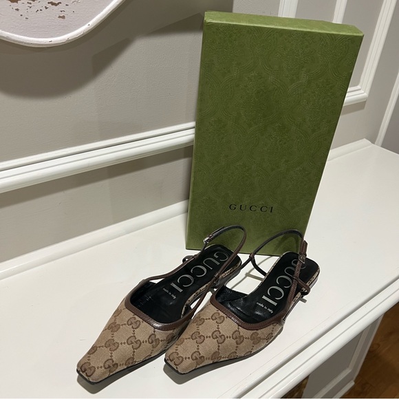 Gucci Beige and Brown Monogram Slingback Flats 37.5 - Picture 3 of 10